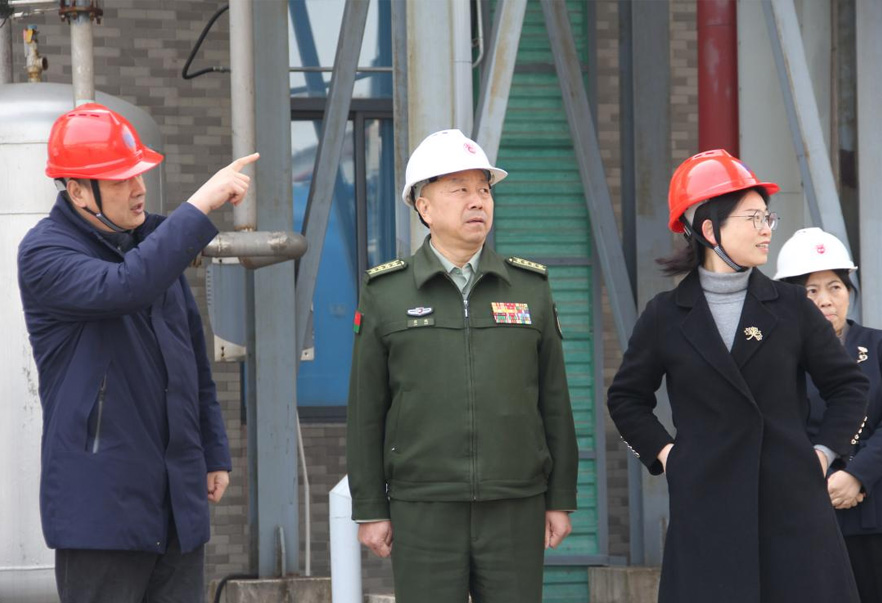 常州市委常委、常州军分区大校司令员廖鹏一行来常州制药厂调研公司党管武装相关工作